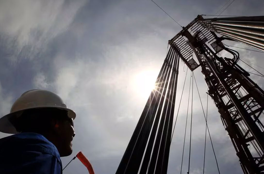Explotación petrolera tuvo importante disminución en 2023: sector se resiente por decisiones del Gobierno