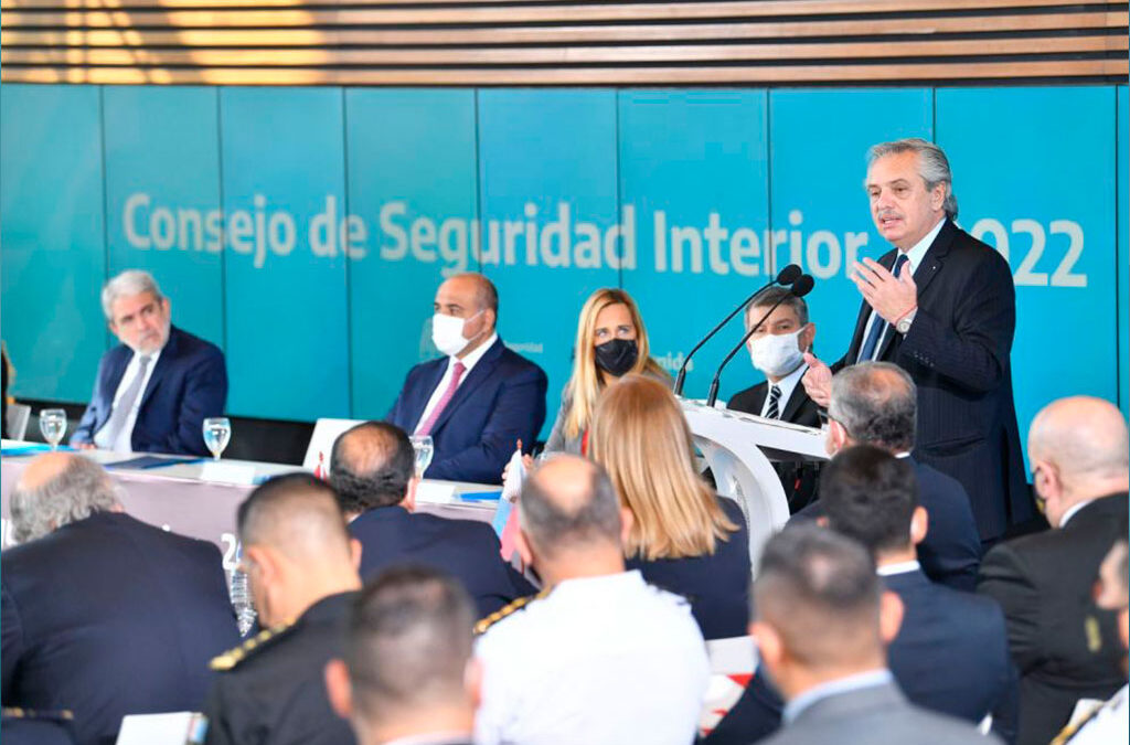 Pánico en el mundo sindical por una posible réplica del terremoto político que generó el escándalo de contrataciones irregulares de seguros que rodea a Alberto Fernández