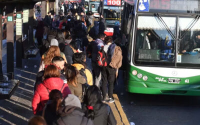 Más de 20 líneas de colectivos del AMBA dejarán de circular desde la medianoche por falta de pago a los choferes