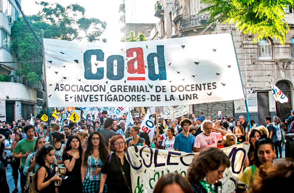 Docentes de la UNR se suman al paro del Frente Sindical de las Universidades Nacionales