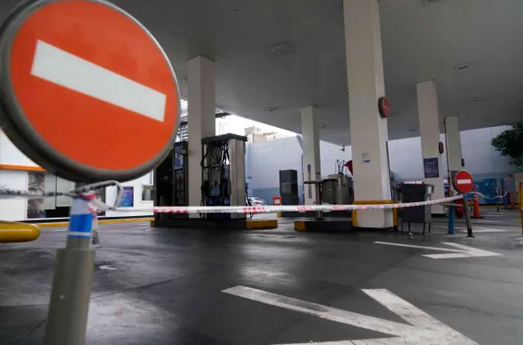 Continúa el paro nocturno en las estaciones de servicio