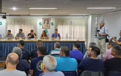 La Mesa Sindical pidió una reunión “urgente” con Llaryora para tratar la crisis laboral