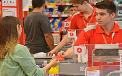 Buenas noticias para empleados de Comercio: ¿Cuánto cobra un cajero con el nuevo aumento?