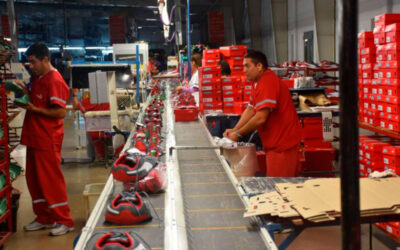 Continúan los despidos masivos en la industria del calzado
