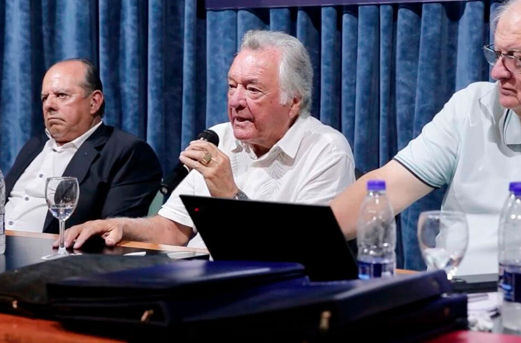 Barrionuevo llamó a “concientizar al trabajador” y aseguró que “vienen tiempos duros”
