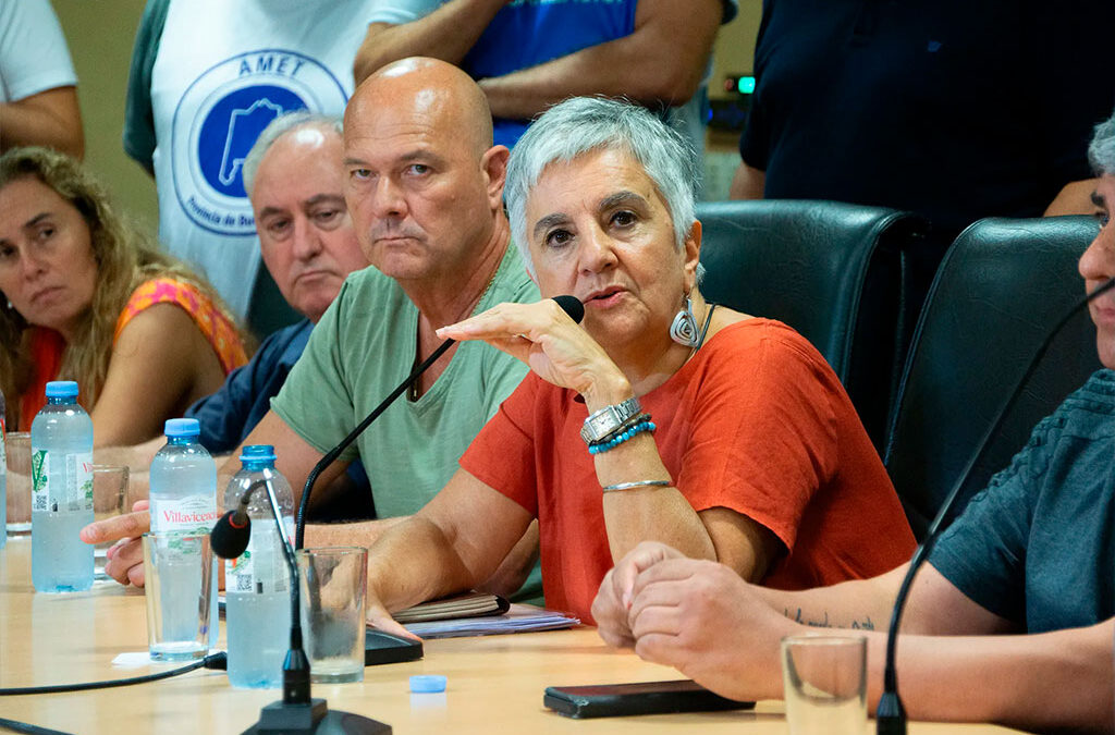 Docentes privados rechazan los «vouchers educativos» de Milei: «No son la solución»