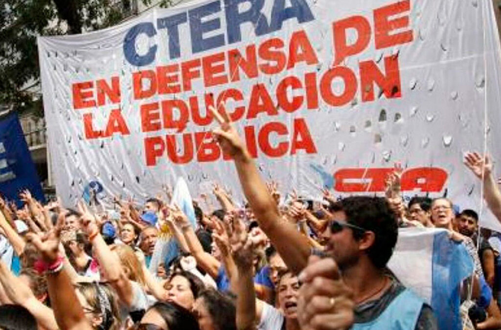 Los gremios docentes de todo el país rechazan la eliminación del FONID por decreto