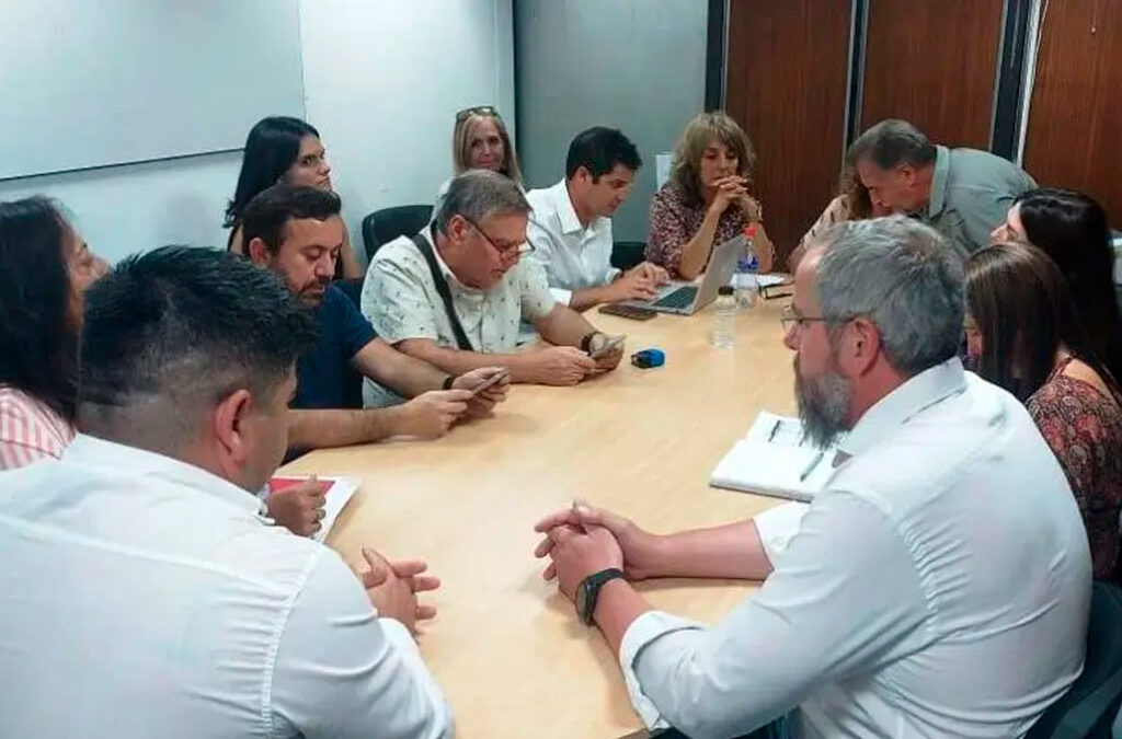 Ampros no aceptó y el Gobierno cerró su primer día de paritarias con tres rechazos