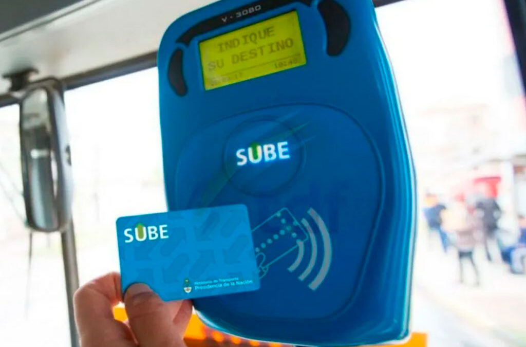 El Gobierno quiere que el pago del transporte sea con cualquier tarjeta para competir a SUBE