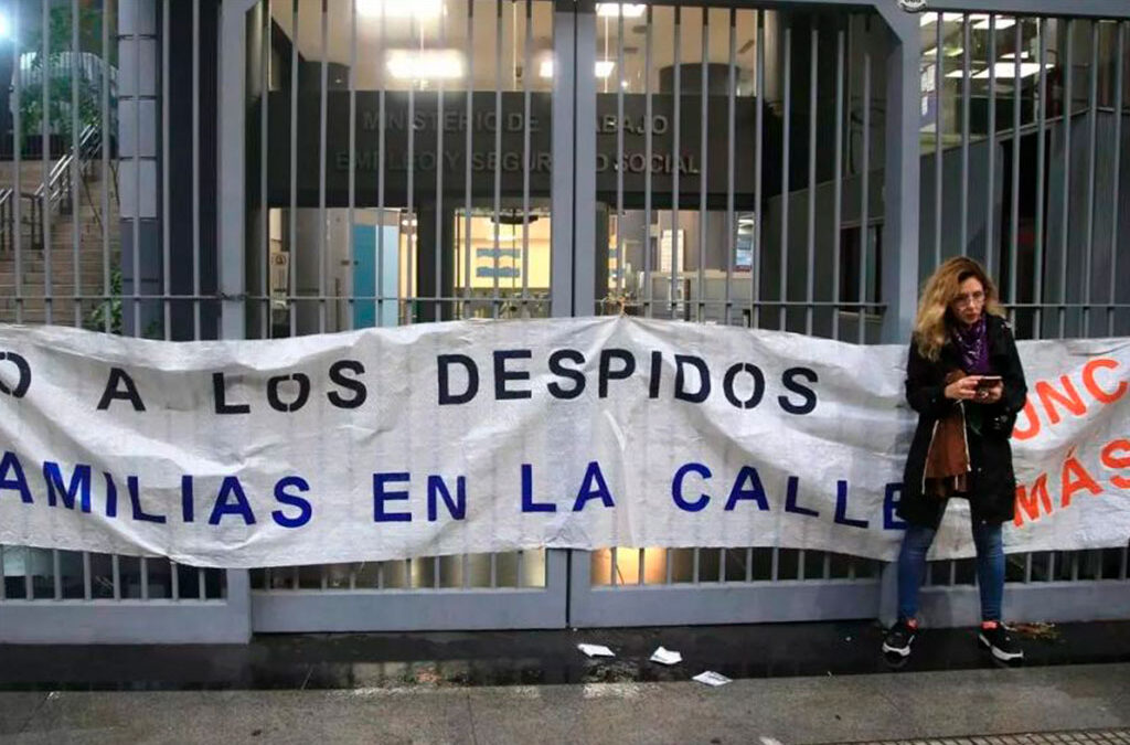 El mapa de despidos en el Estado: un recorte sin lógica que pone en jaque el funcionamiento de áreas clave