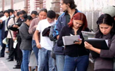 La oferta y demanda de Milei: los jóvenes que buscan empleo piden ganar la mitad que hace un año