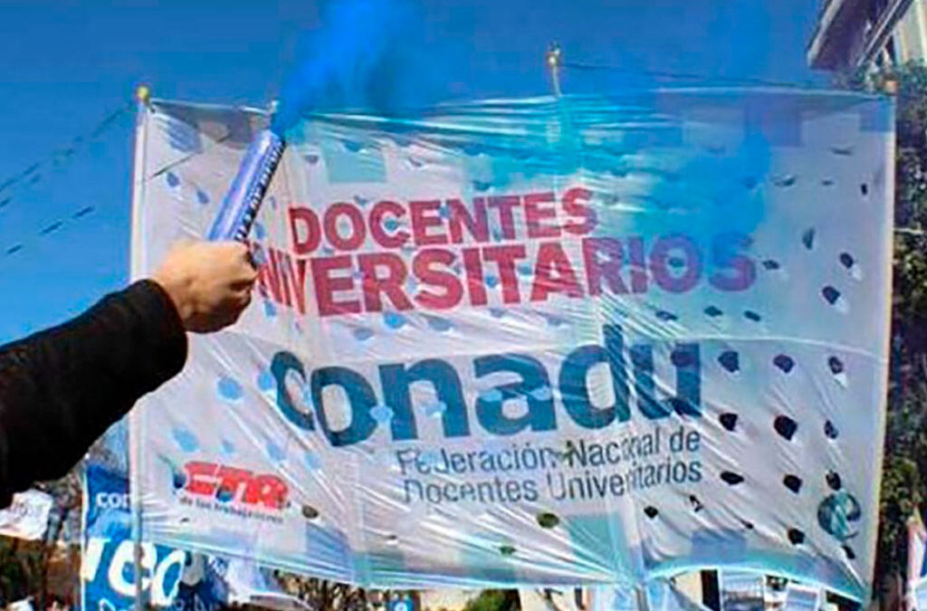 Los docentes universitarios ratificaron el paro y convocaron a una gran marcha federal
