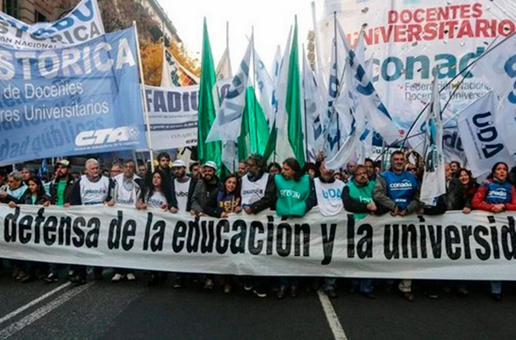 Gremios universitarios reprogramaron la fecha de la marcha federal