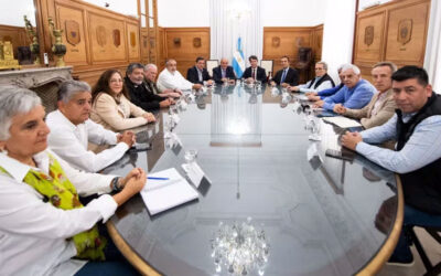 El Gobierno, los radicales y la CGT: una negociación a tres bandas camino a la reforma laboral