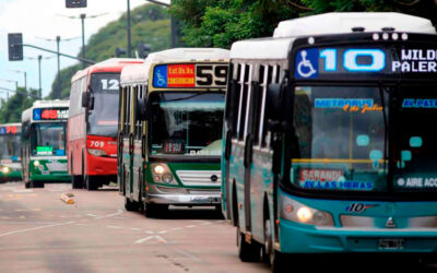 Luz, gas, agua y colectivo: cuánto gastan las familias por mes y las subas que vienen