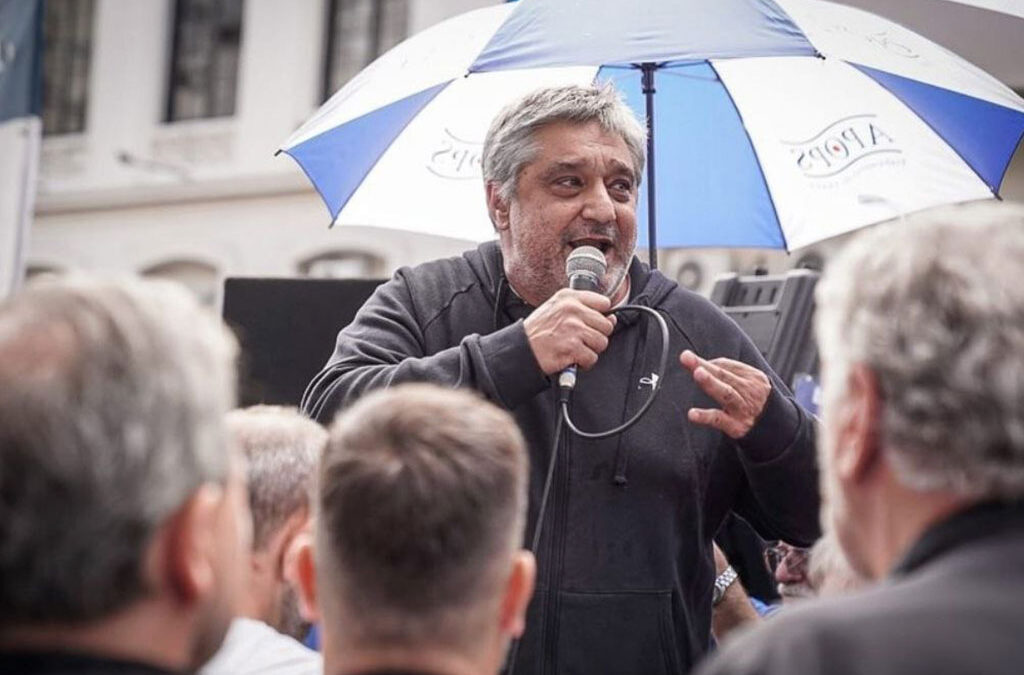 Ortega habló del vaciamiento de la ANSES y aseguró: «El modelo tiene como objetivo terminar de nuevo en las AFJP»