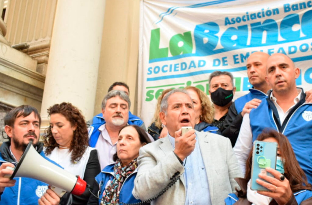 Banco Nación: entra al congreso un proyecto con un millón de firmas para bloquear la privatización