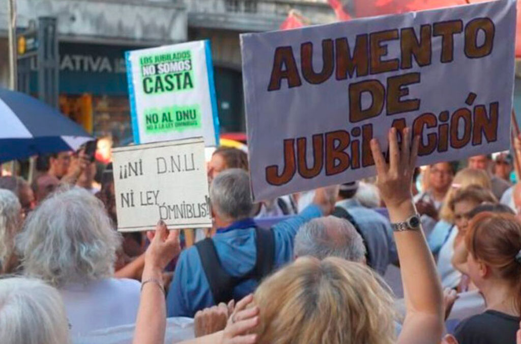 Jubilaciones: cómo son los cuatro proyectos que avanzan en el congreso