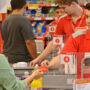 Paritarias: con nuevo aumento para empleados de comercio, ¿Cómo quedan las escalas salariales en mayo?