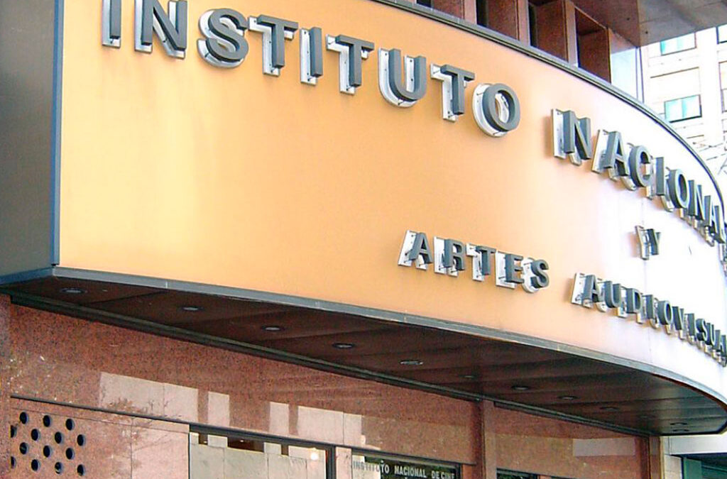 Milei no se detiene, cierra las puertas del INCAA, distribuye a su personal y reasigna las tareas