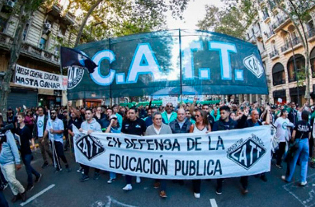 La CATT acompañó la movilización por la educación pública
