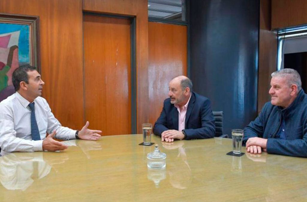 Petroleros reclamaron al secretario de Trabajo la «urgente homologación de los acuerdos salariales»