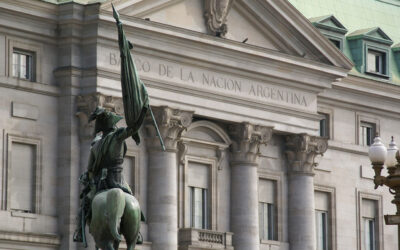 El Gobierno insistirá con la privatización del Nación y Cisneros le recordó que «el proyecto que busca evitar la privatización del Banco de la Nación tiene un millón de firmas de todo el país»