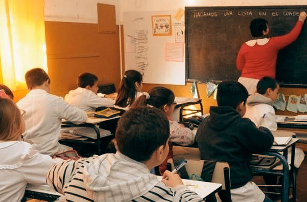 Aumento para docentes: tras paritarias, ¿Cuánto cobrarán en mayo 2024?
