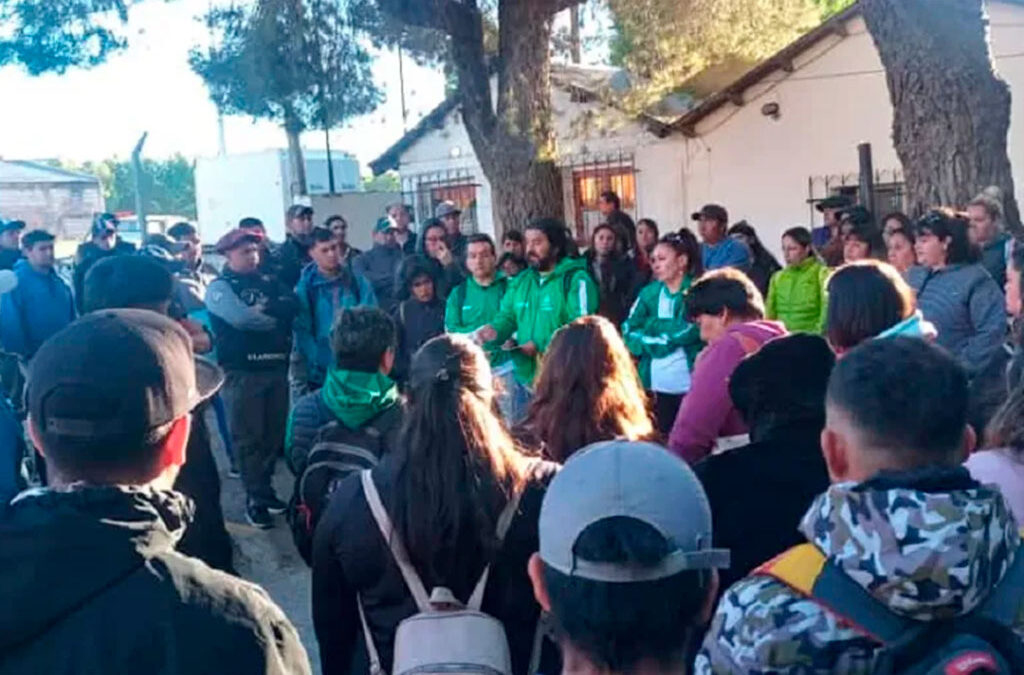 Despidos en Loncopué: se acordaron 90 reincorporaciones, pero siguen los reclamos