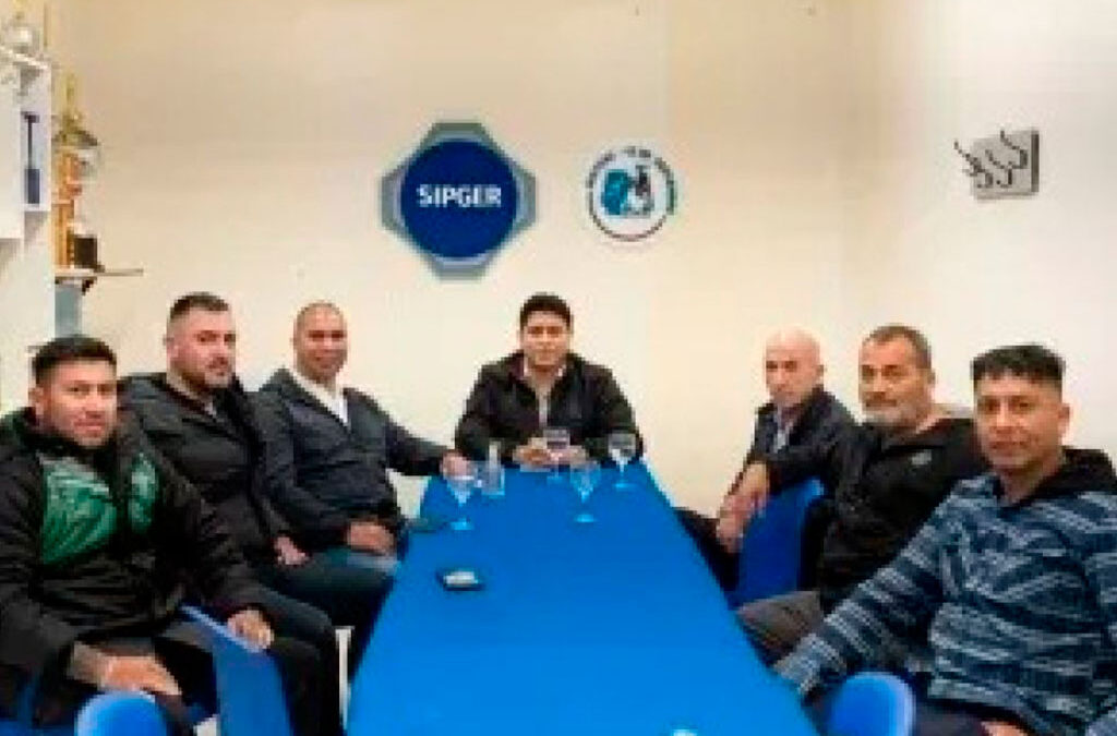 Claudio Vidal y gremios hidrocarburíferos analizaron la salida de YPF