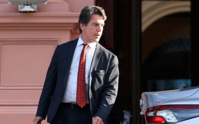 Licuadora al palo: después de congelarle el sueldo desde que asumió, el Gobierno se dispone a dar un aumento de sólo el 17% a los monotributistas