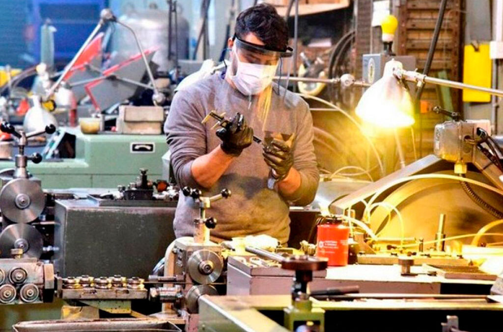 Industriales Pymes advierten que corren riesgo 150.000 puestos de trabajo en el sector industrial