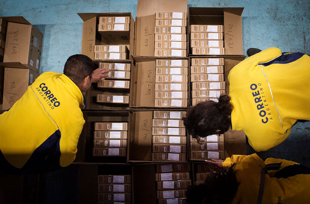 Trabajadores del correo adhieren al paro general y advierten por la “creciente ola de despidos”