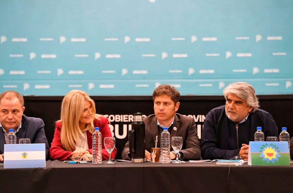 Axel Kicillof se apoya en la CGT en medio de la discusión por la Ley Bases e impulsa el paro general