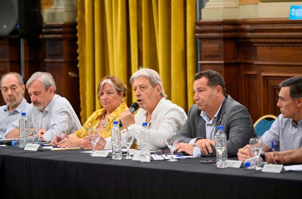 «Peligra el empleo de 300 mil trabajadores»
