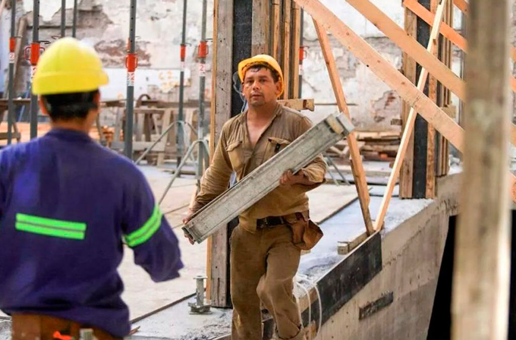 Las razones detrás del paro: 11% menos de salario, flexibilización laboral y 82.000 despidos y en aumento