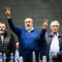 El Gobierno y la CGT, entre presiones cruzadas por la Ley Bases, la promesa de un asado y un viaje compartido a Europa