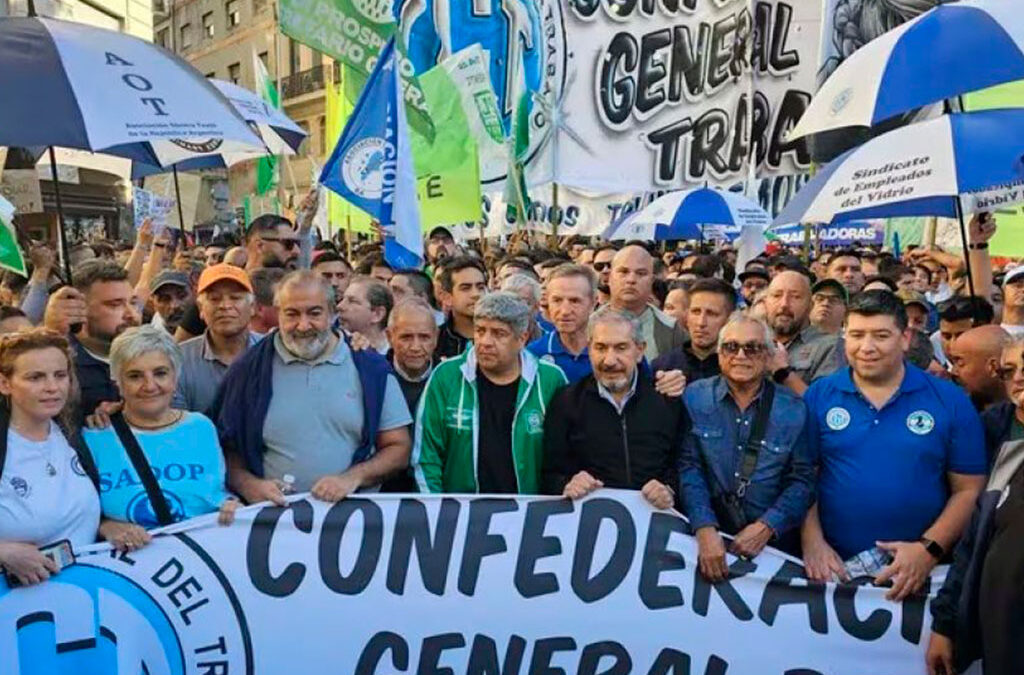 El Gobierno amplió la denuncia por extorsión y amenazas: además de los piqueteros, apuntan contra 14 gremios