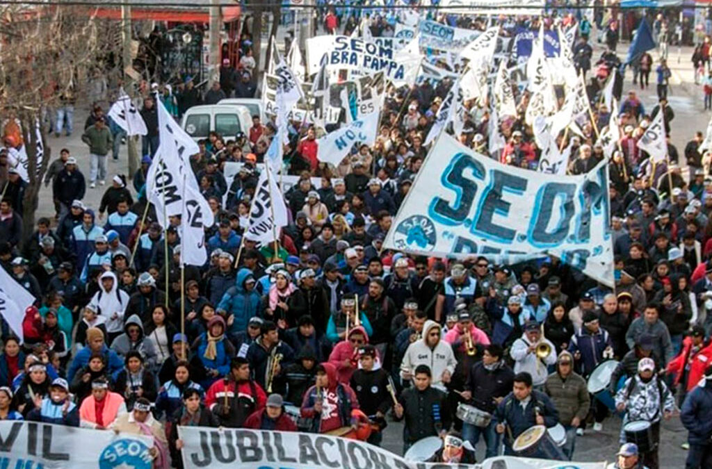 Municipales jujeños de 47 municipios denuncian que el Gobierno les liquida mal los sueldos