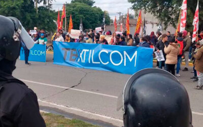 En Catamarca, Textilcom quiso deshacerse de todos los trabajadores y tomaron la fábrica: «Queremos una solución a nuestro problema»