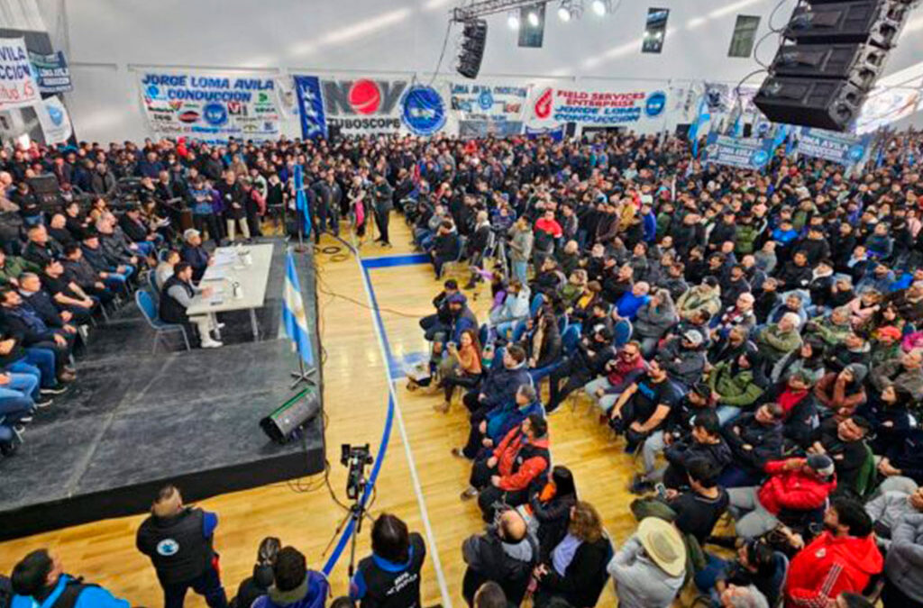 Ávila cambió el estatuto del sindicato petrolero para nuclear a más trabajadores