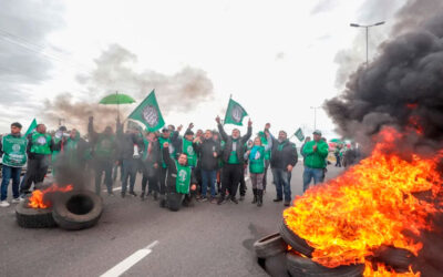 Milei en Córdoba: Gendarmería tiró gas lacrimógeno contra manifestantes de ATE