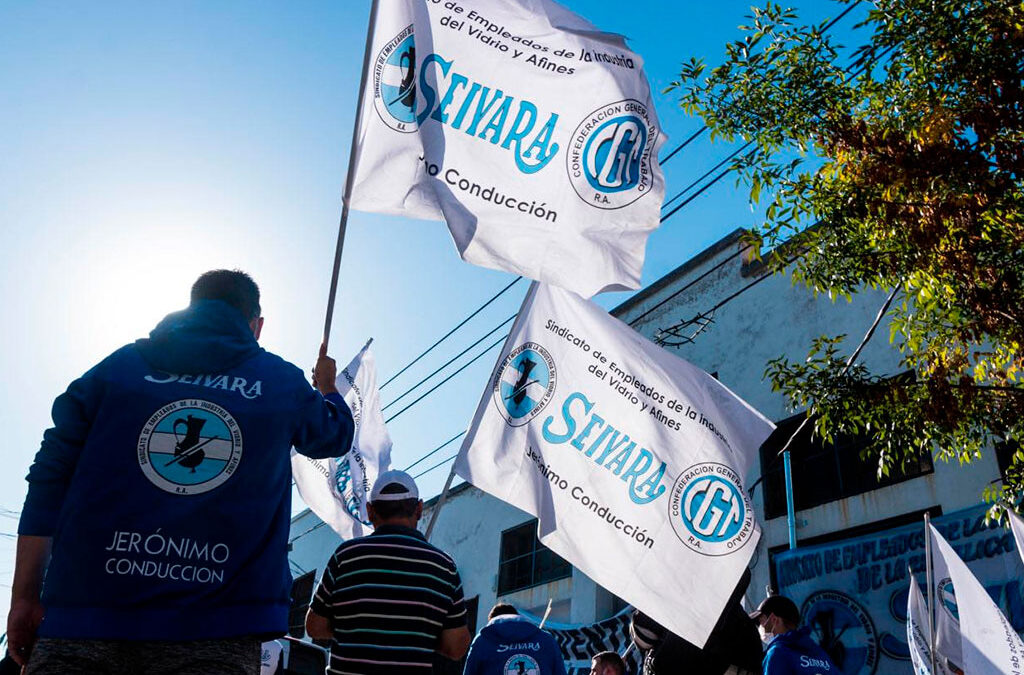 Empleados del Vidrio firman un aumento paritario adicional para mayo y ya suman más de 82% en lo que va del año