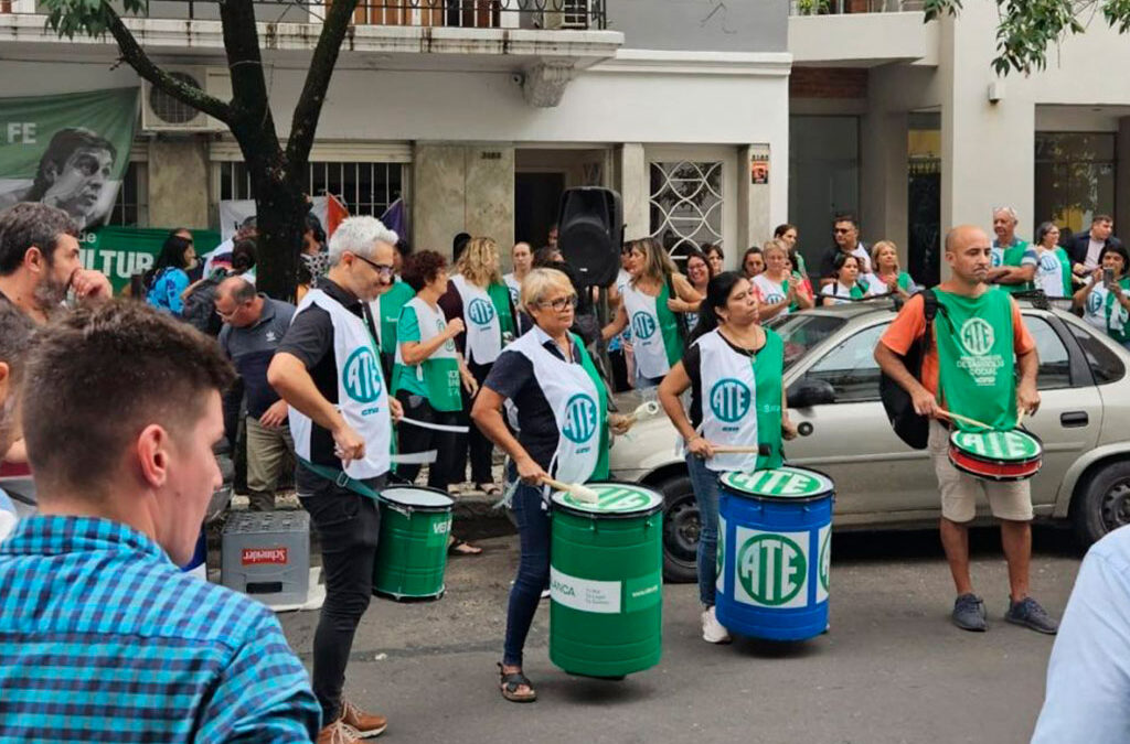 Jornada de protestas de trabajadores del INADI a raíz de los despidos masivos