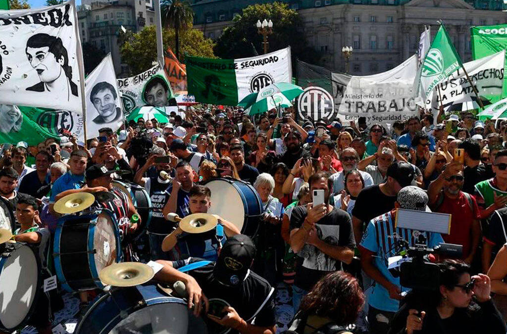 Estatales realizarán nuevas medidas de fuerza ante los despidos anunciados por Nación