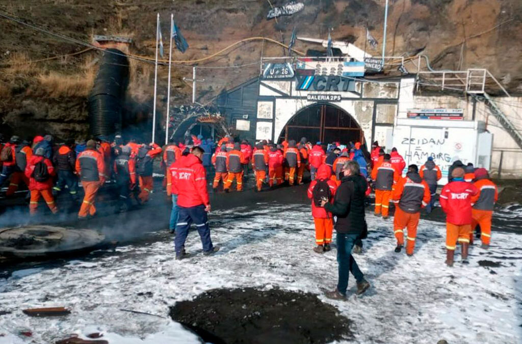 Por un documento oficial filtrado, se conoció que el Gobierno destinó 3.300 millones de pesos a «retiros voluntarios» en YCRT para su plan de achique y privatización