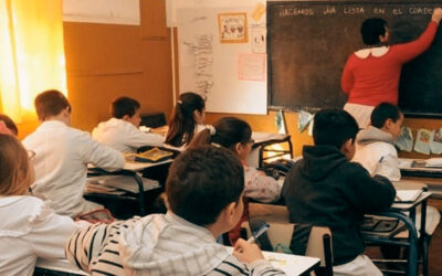 Paritarias: con aumento confirmado para docentes, ¿Cuánto cobra un maestro de grado en junio?
