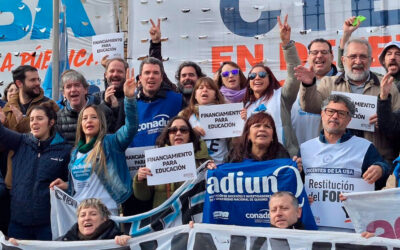 Docentes universitarios realizan otra jornada de paro y denuncian que perdieron un 60% del salario