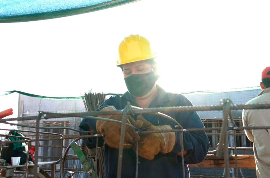 Las dos caras del empleo, formal e informal, y la desprotección laboral