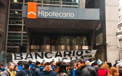 Se viene el caos en los bancos: los privados ya empezaron a despedir y habrá medidas de fuerza